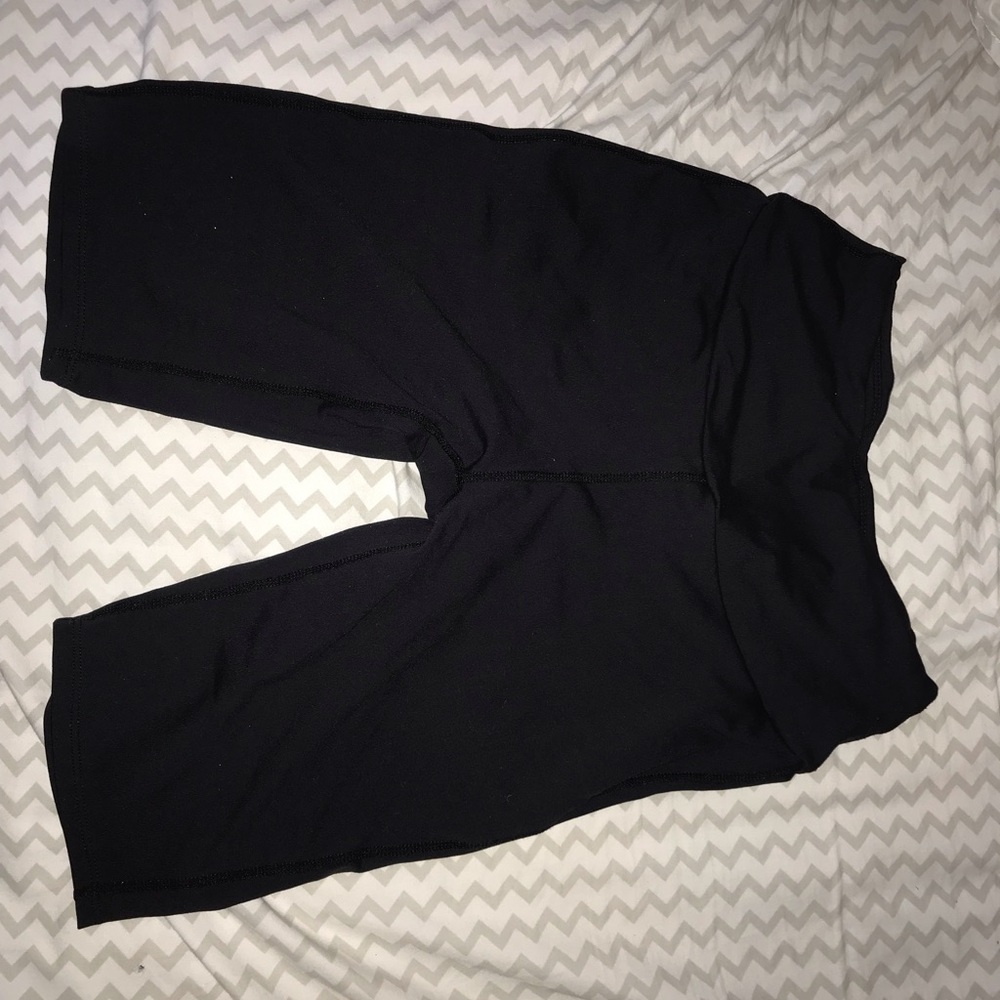 Black ruched bum biker shorts